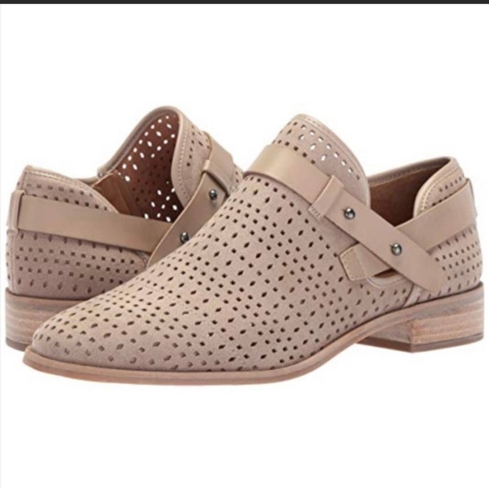 Franco Sarto Cashmere Rogue shortie
bootie shoe perforated detail
Size 8.5